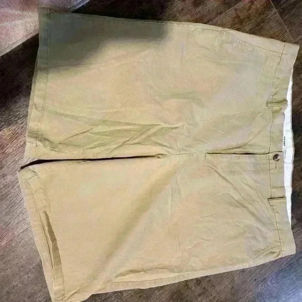 Men’s 42 Tall old navy shorts EUC